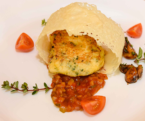 Tomatenmozzarellanudel oder Piccata Milanese einmal anders