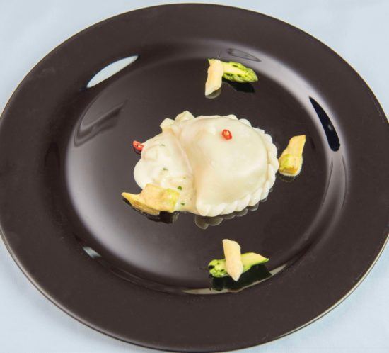 Kärntner Kasnudel mit Spargelragout nach einem Rezept von Thomas Dorfer