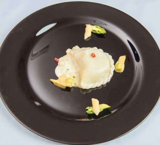 Kärntner Kasnudel mit Spargelragout nach einem Rezept von Thomas Dorfer